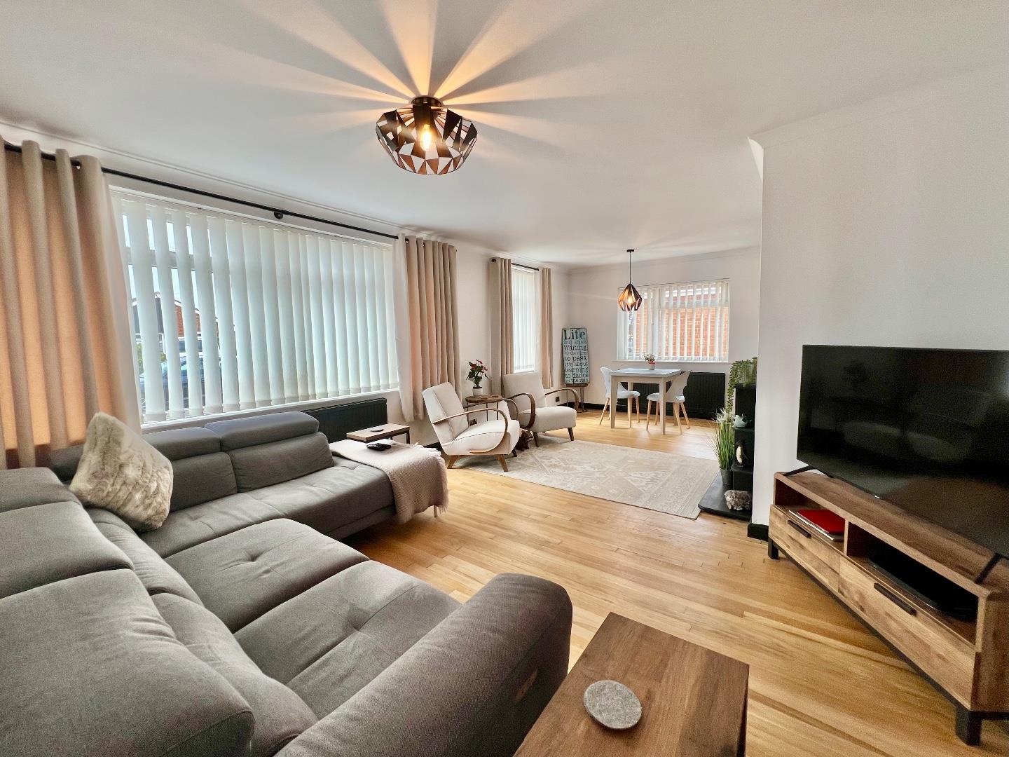 West End Avenue, Porthcawl, Bridgend County Borough, CF36 3NH